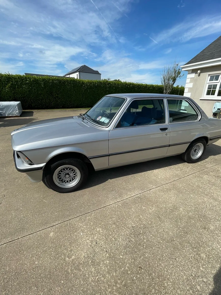 Vintage BMW 320 - Image 3