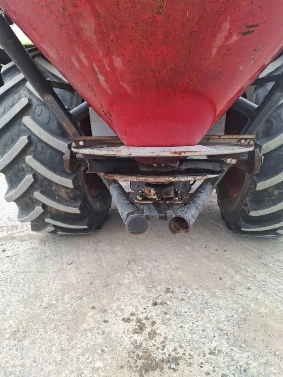 Cavallo C730R Fertiliser spreader - Image 2