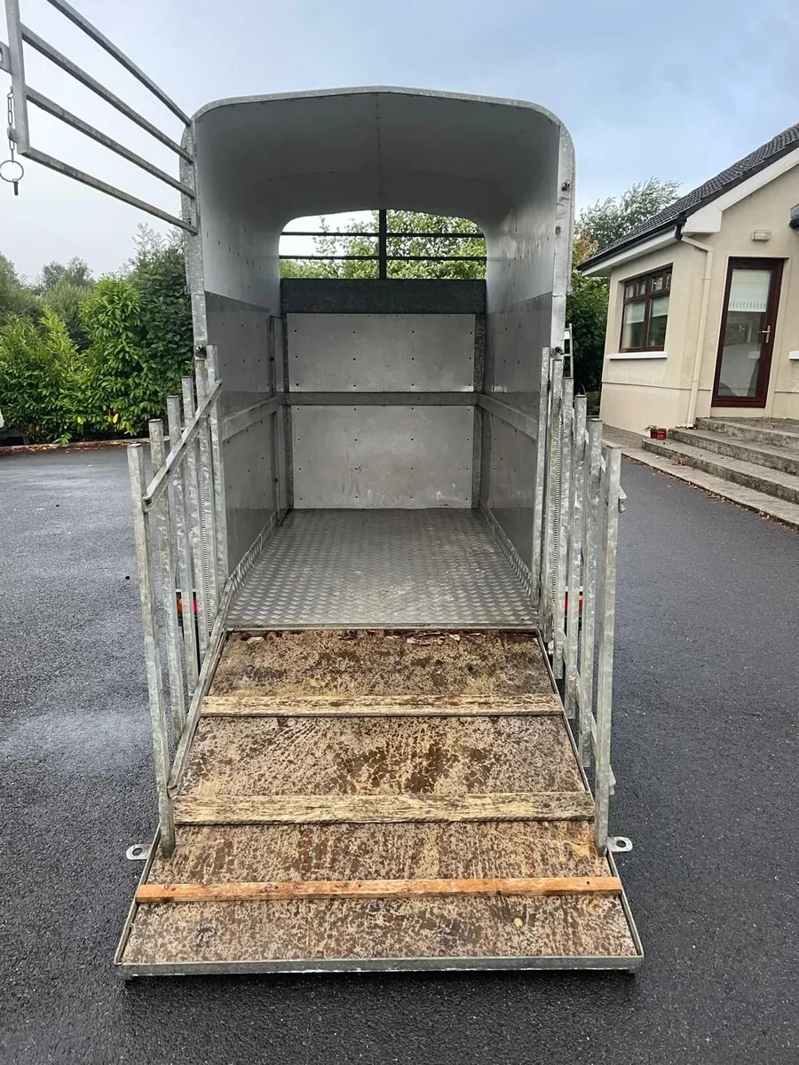 Trailers - Image 4