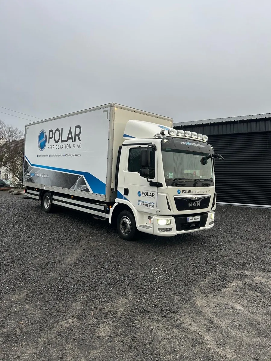 MAN Box Lorry - Image 1