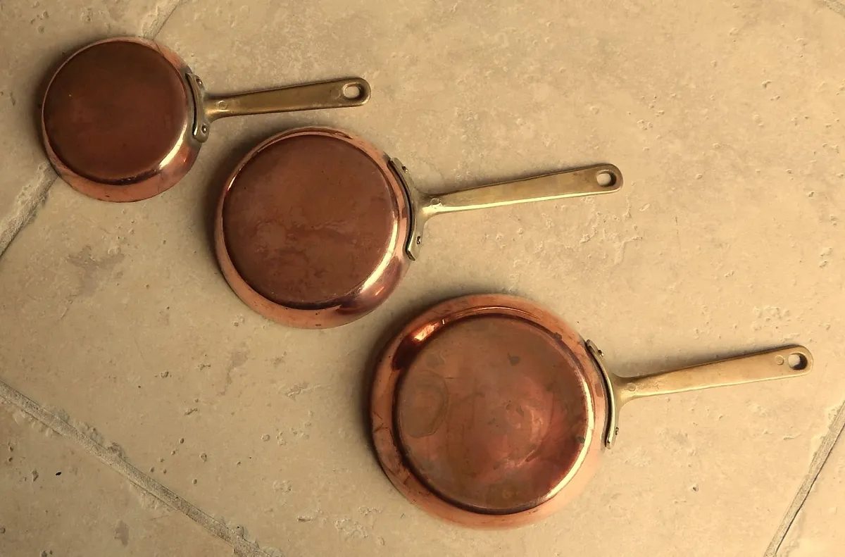 3 Small Cooper & Brass Pans - Image 4