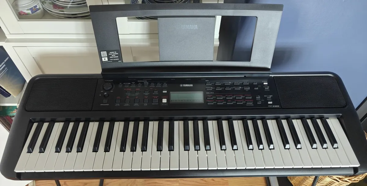 Yamaha Piano keyboard - Image 2