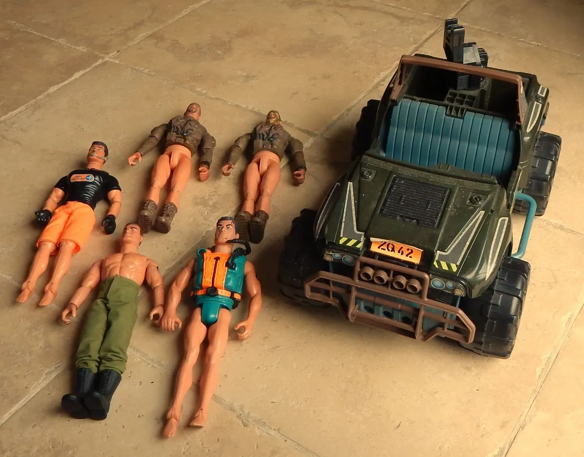 Selection of 5 Vintage Action Man Figures & Jeep - Image 2
