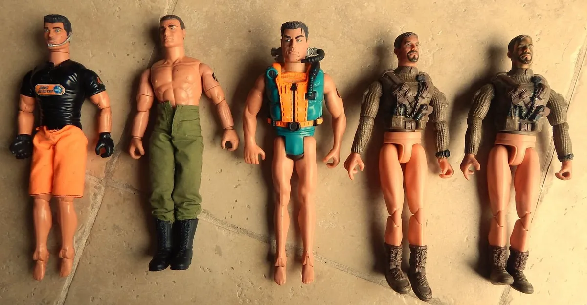 Selection of 5 Vintage Action Man Figures & Jeep - Image 4