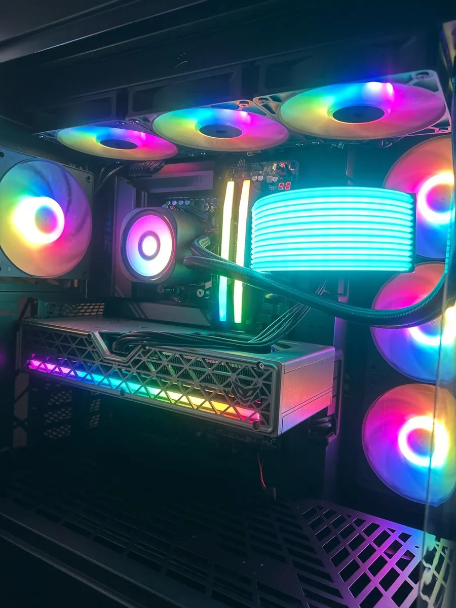 Sapphire Nitro+ Rx 9060 XT 16 GB - Image 3