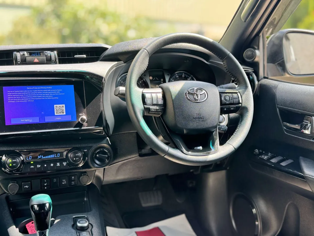 Toyota Hilux 2025 - Image 3