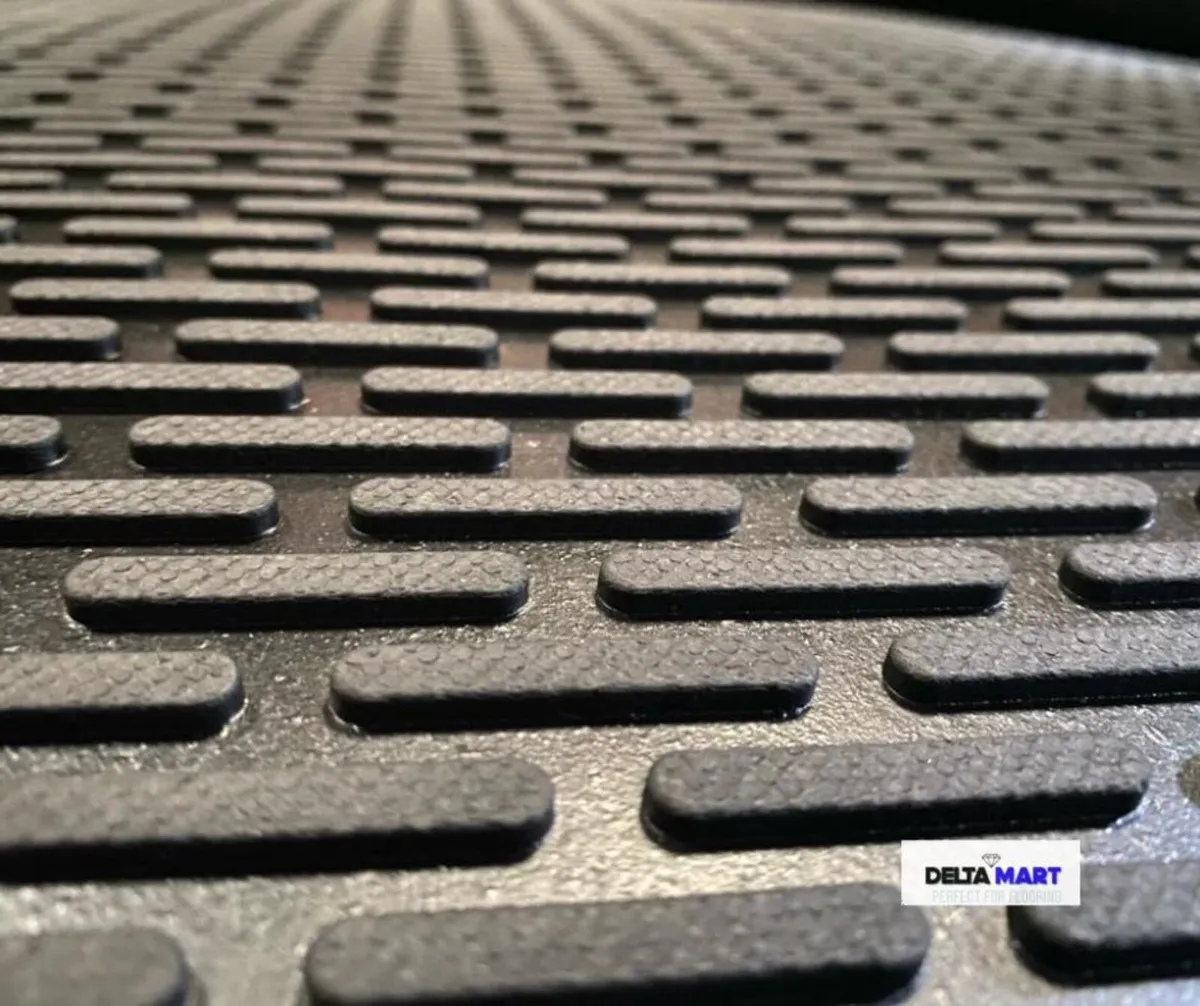 5ft x 3ft Scraper Rubber Mat - Image 2