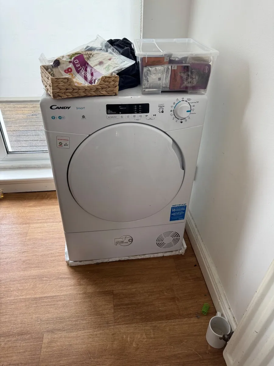 Dryer and chest of drawers and table and chair - Image 1