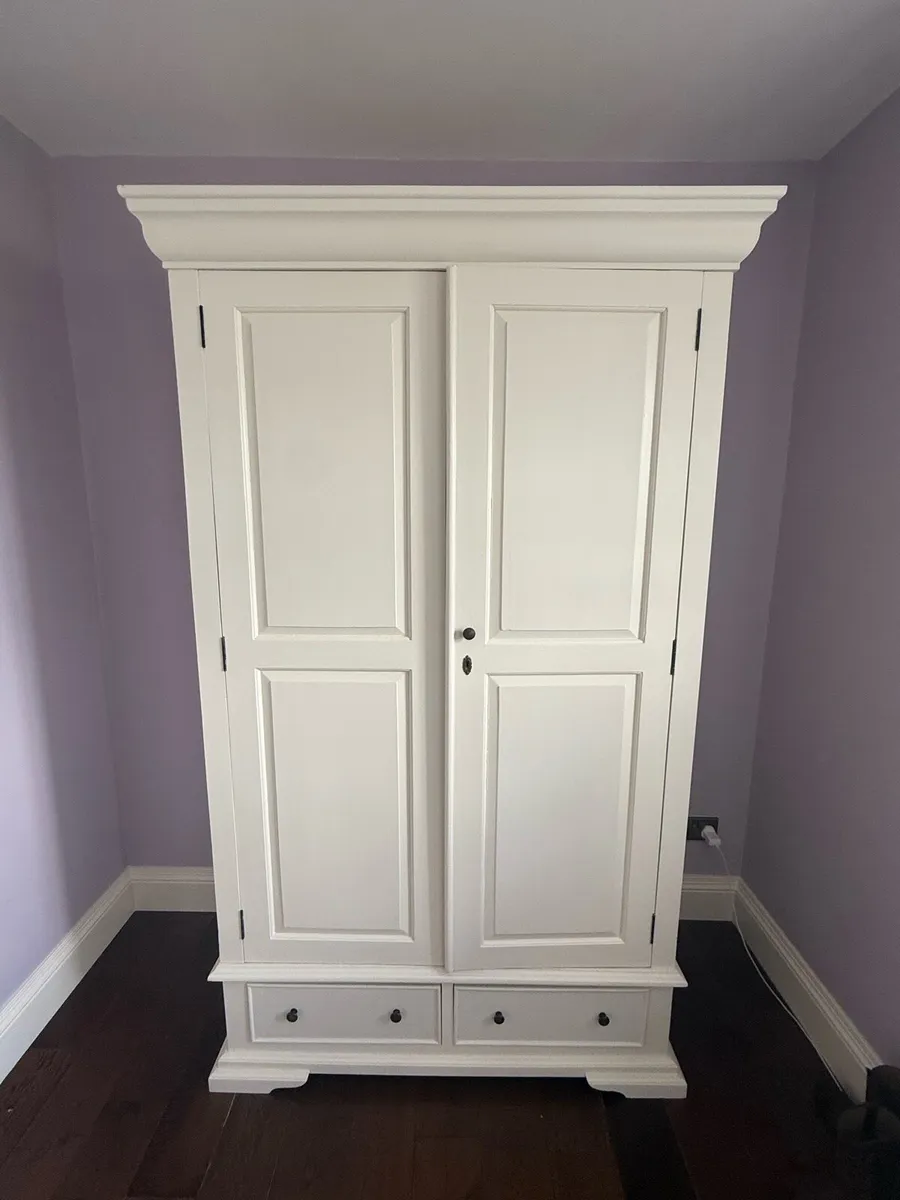 Set of Painted Bedroom Furniture - Image 1