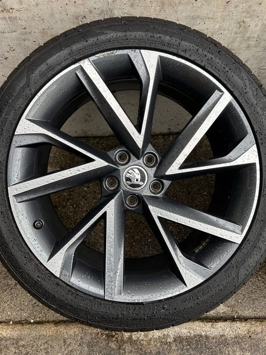 Genuine Skoda Vega Sportline 20” Alloy Wheels - Image 3