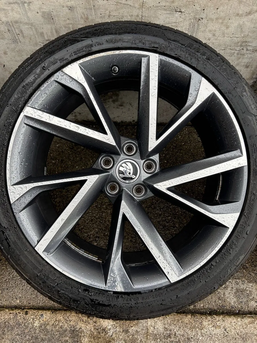 Genuine Skoda Vega Sportline 20” Alloy Wheels - Image 4