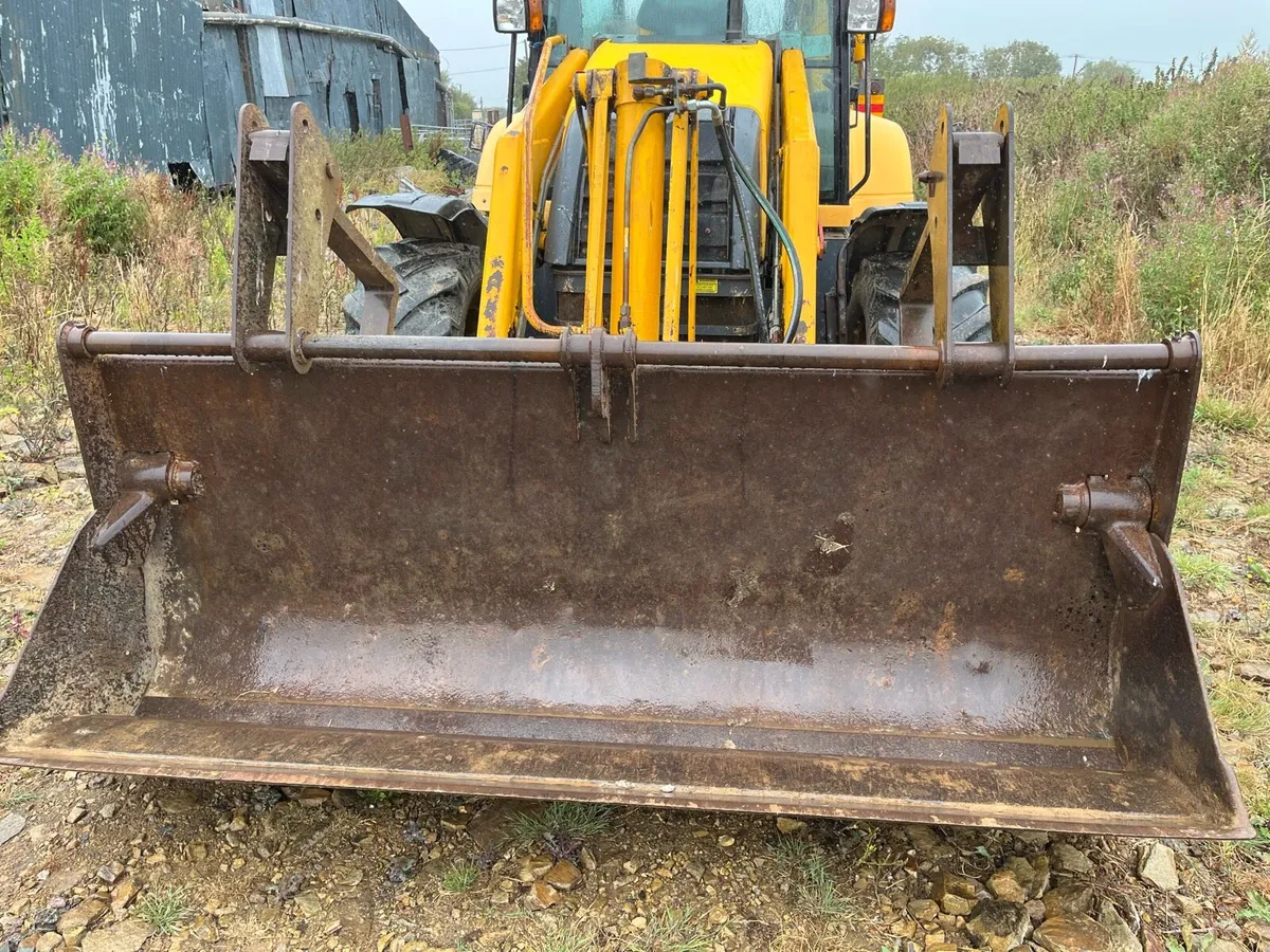 Fermec 860 Digger - Image 3