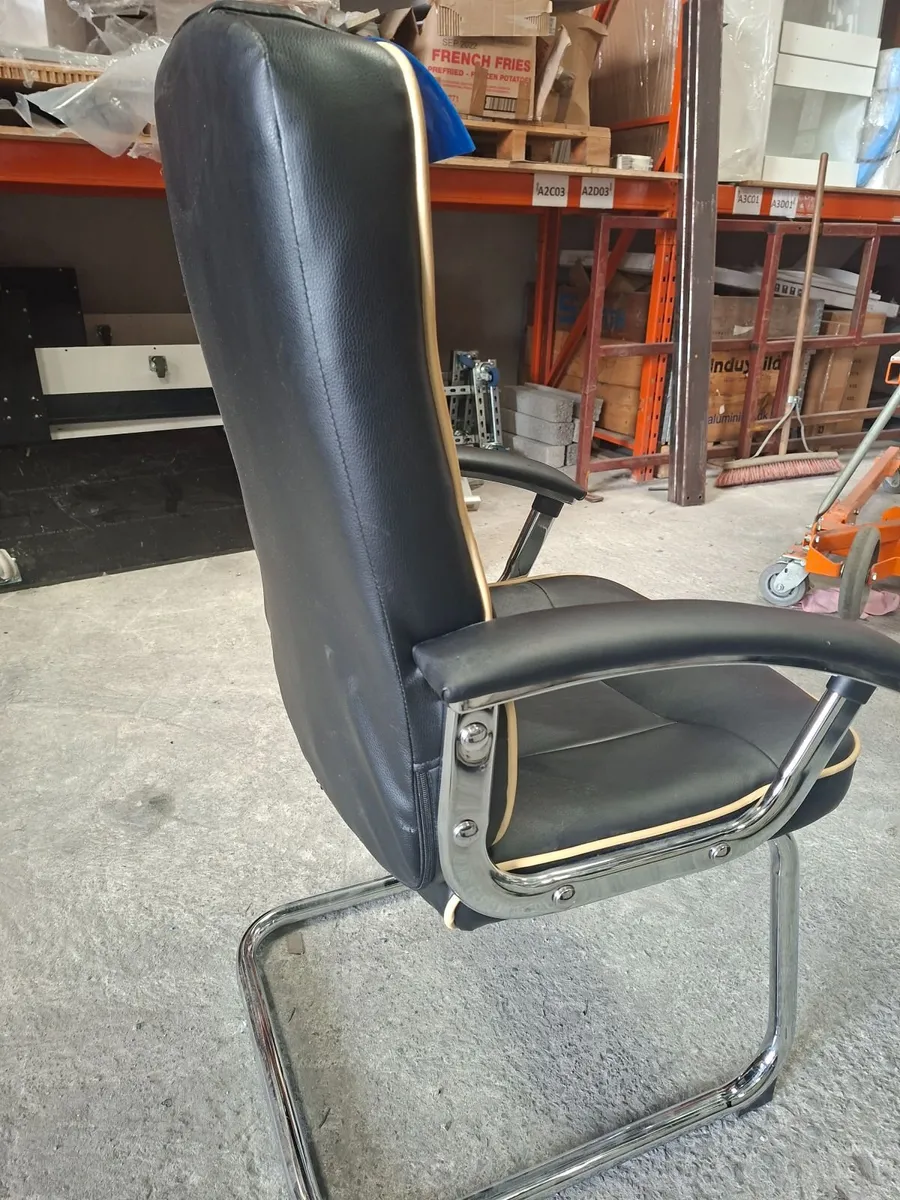 Ofice chairs new condition - Image 1