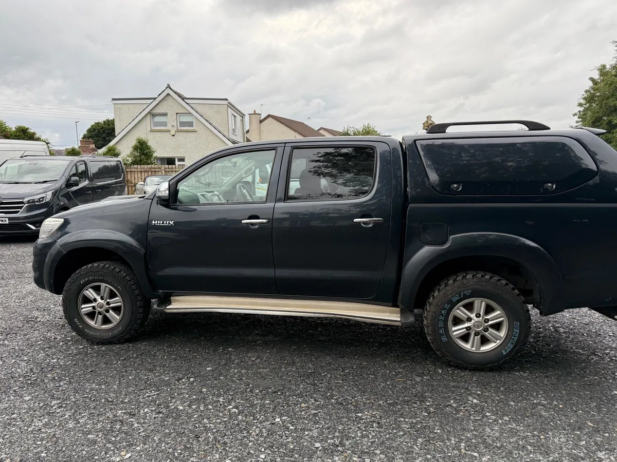 Toyota Hilux 2.5 - Image 2