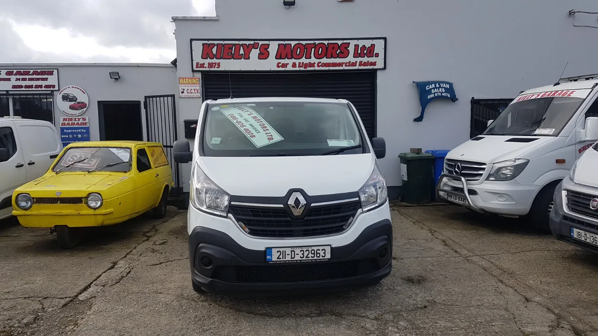 Renault Trafic 2021 LWB MINT VAT INVOICE - Image 2