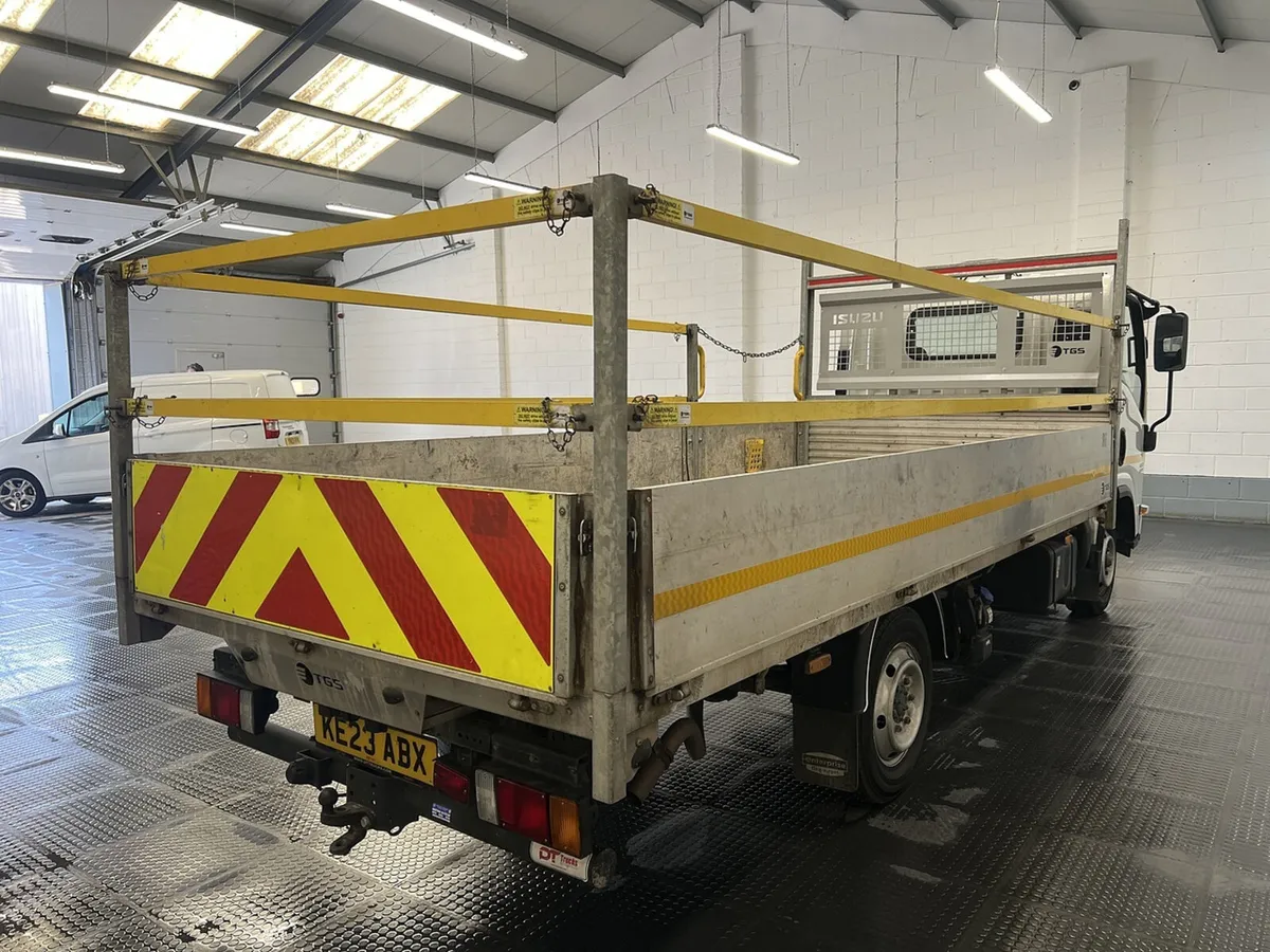 2023 Isuzu Grafter Dropside Van - Image 2