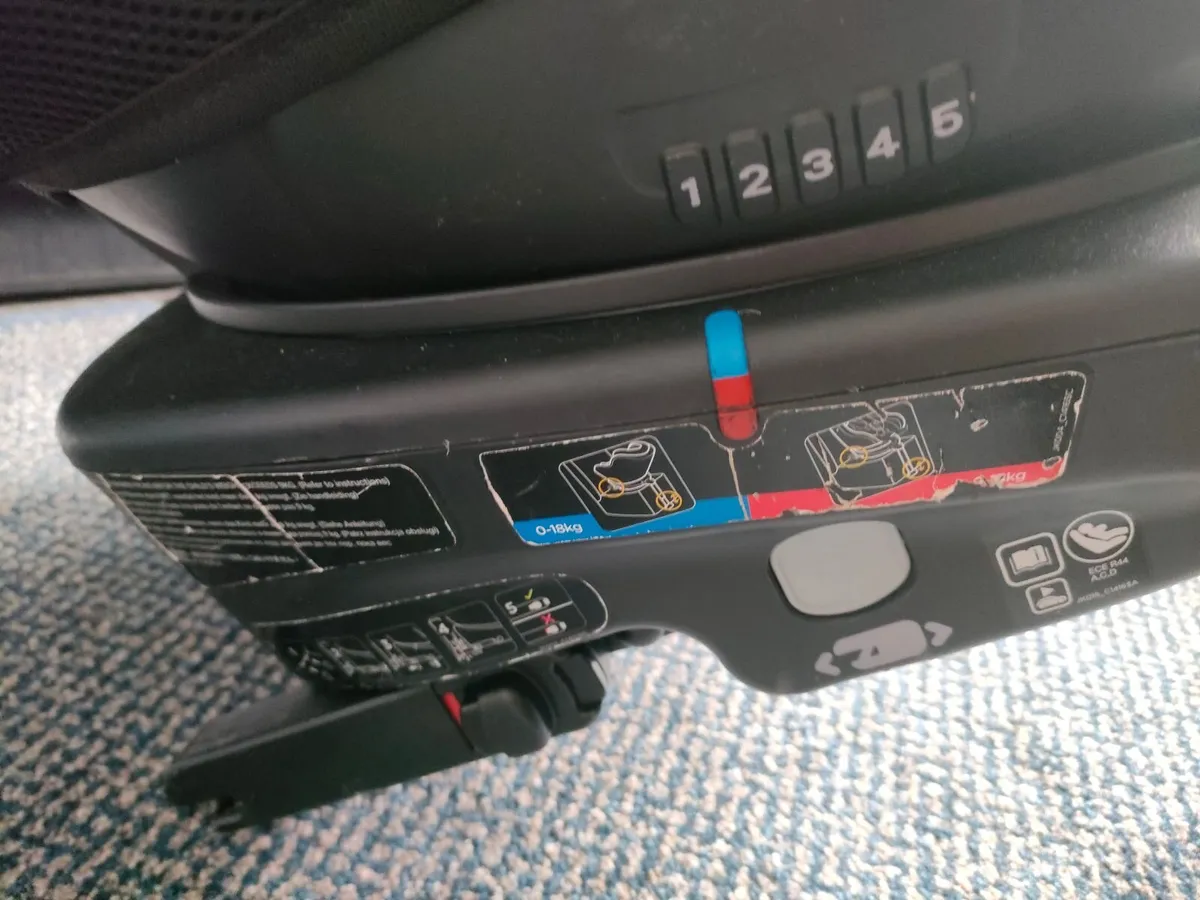Joie 360 car seat - Image 3