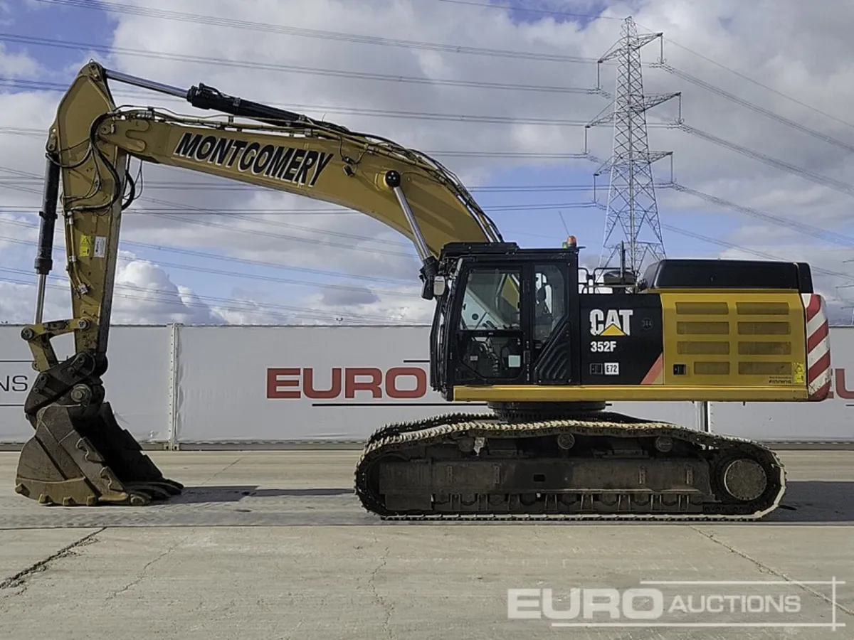 2020 CAT 352F - Image 2