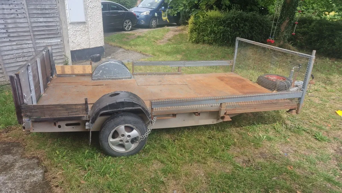 Trailer - Image 1