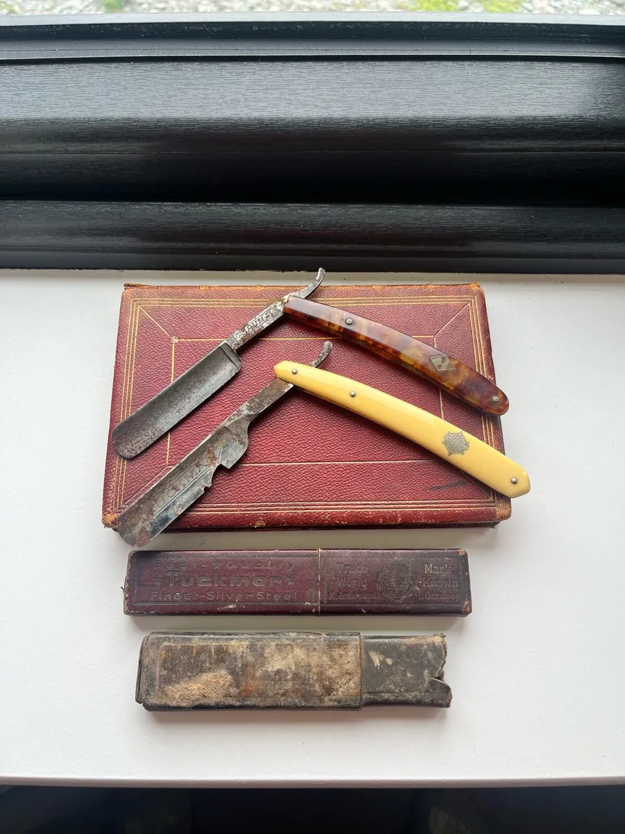Antique Cut Throat Razors - Image 1