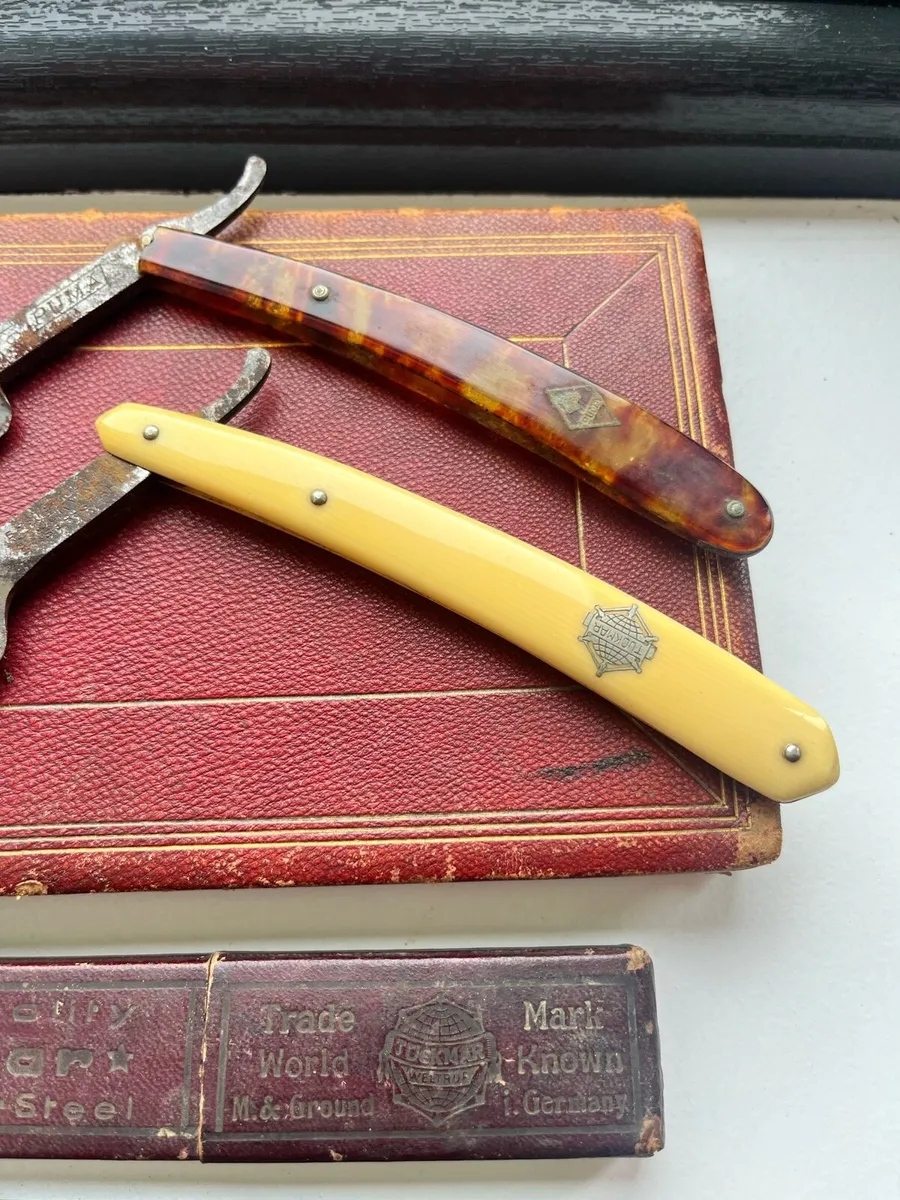 Antique Cut Throat Razors - Image 3