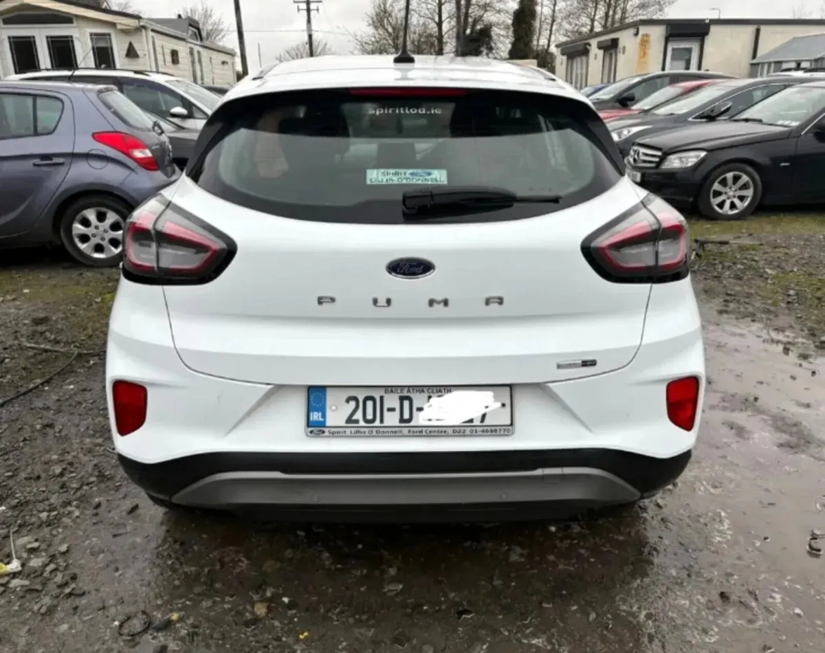 2020 Ford Puma Titianium Model driving - Image 4