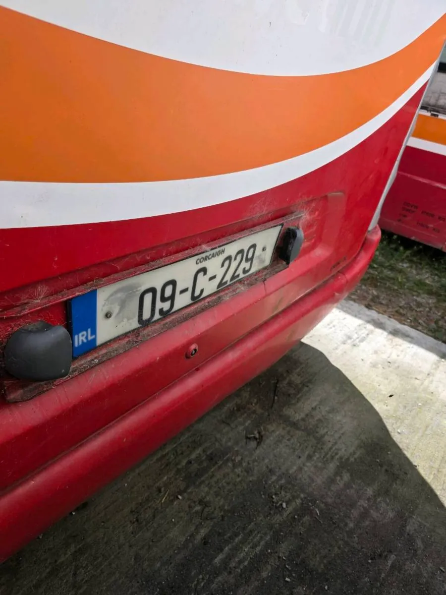 Bus - Image 1