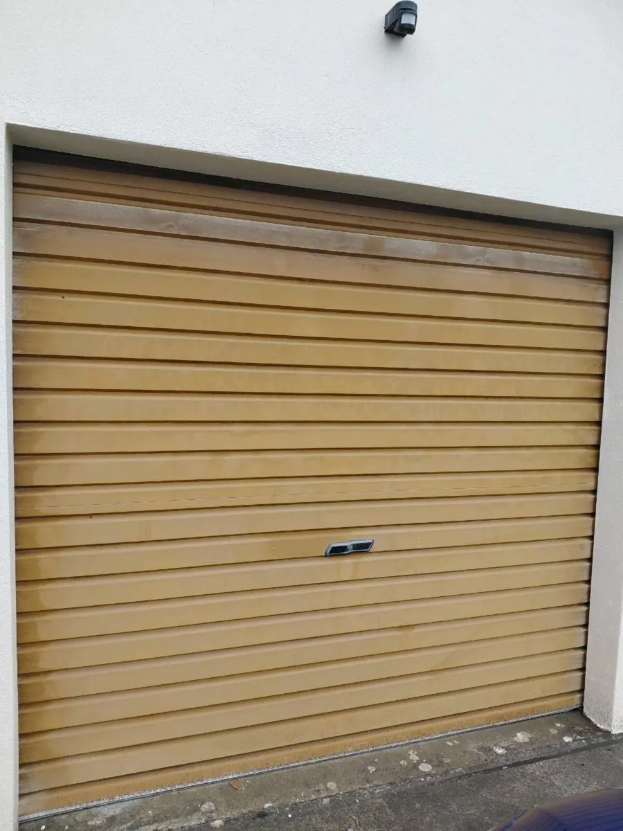 Garage roller door - Image 1