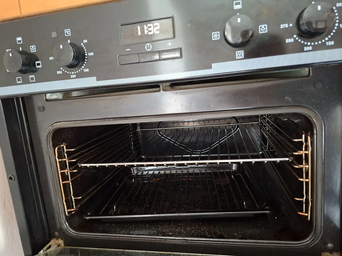 Double electric oven in good working condition - Image 4