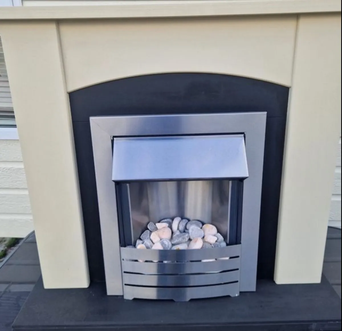 Adam dakota fireplace - Image 3