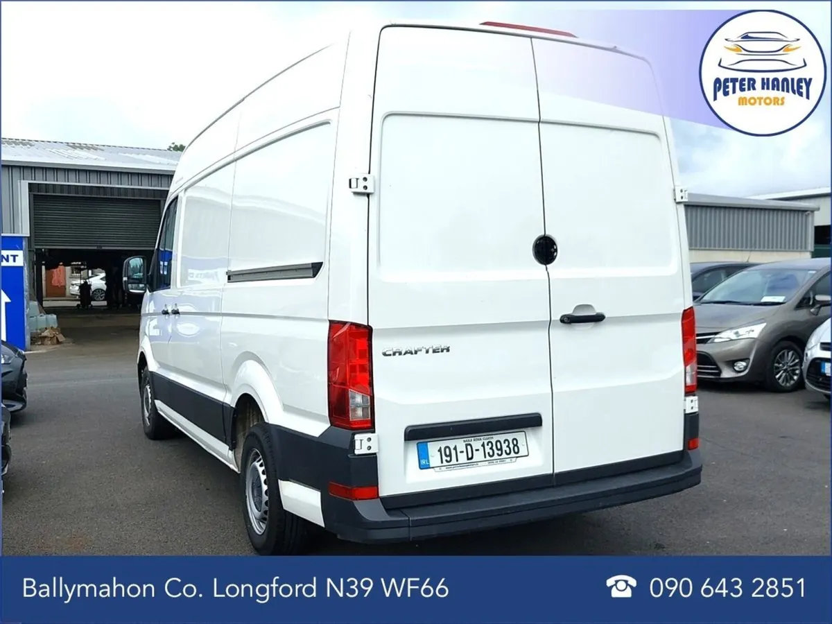 Volkswagen Crafter CRAFTER 35 MWB 140BHP  M6F HR 5 - Image 4