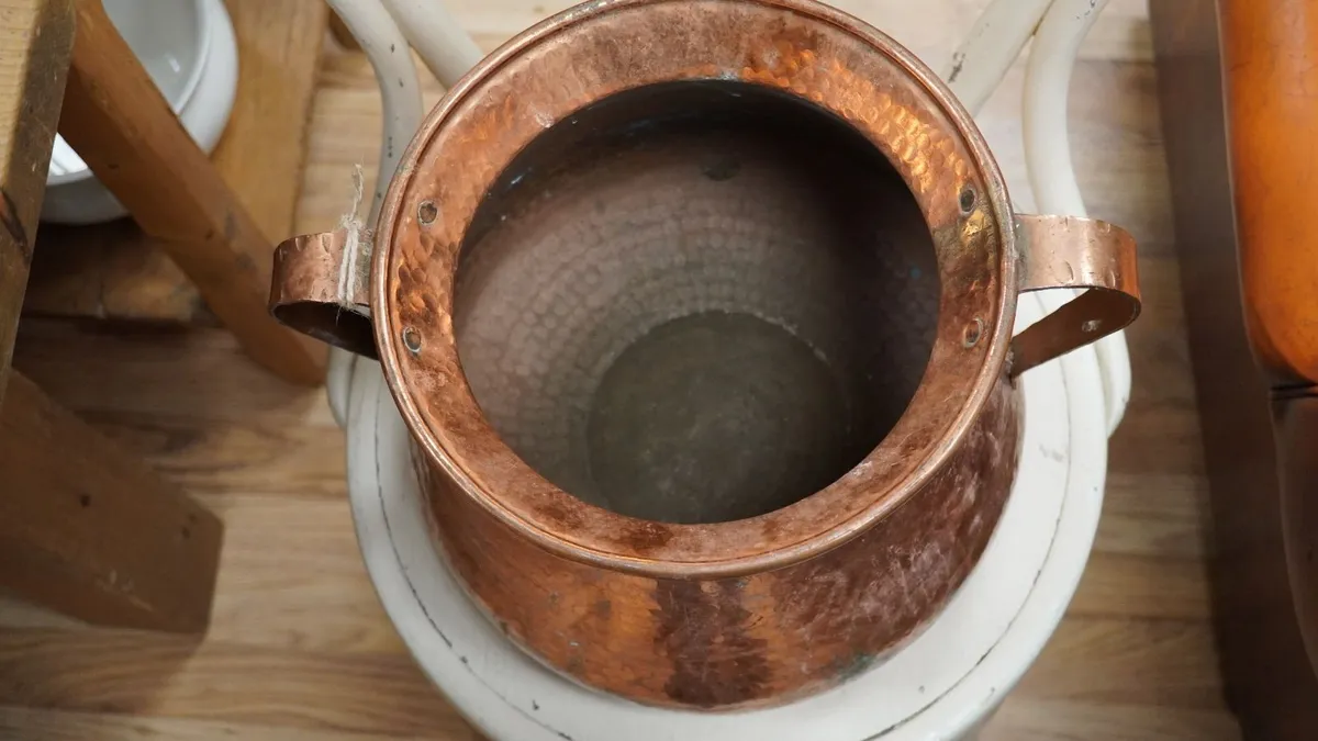 Vintage Hammered Copper Planter / Jardiniere - Image 3