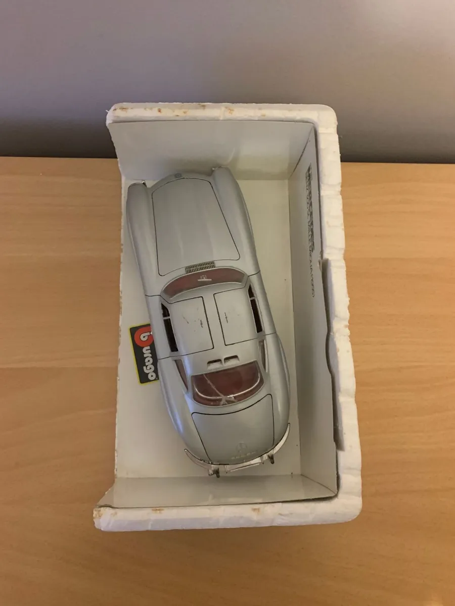 1955 Mercedes Benz 300 SL Mille Miglia 1/18 Burago - Image 4