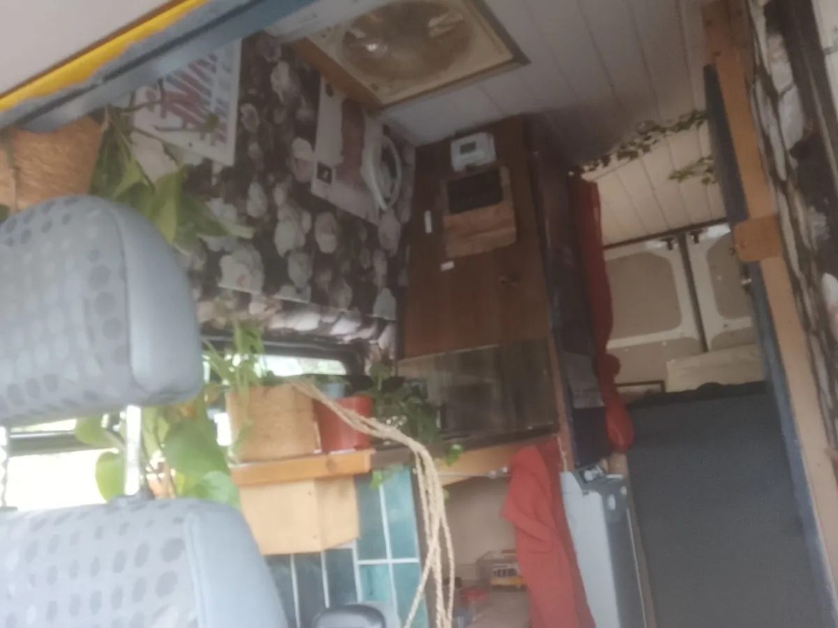 Camper van - Image 4