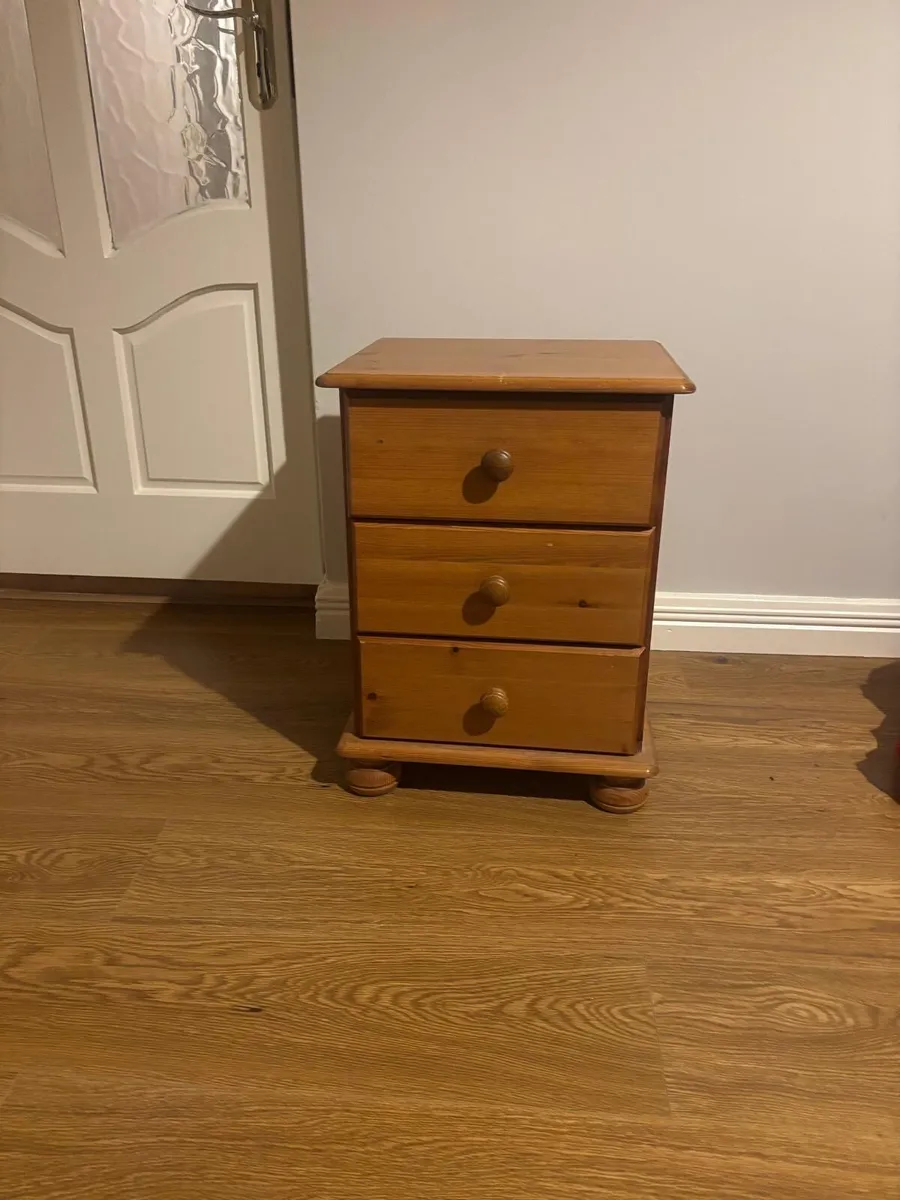 Bed side locker and desk free - Image 2