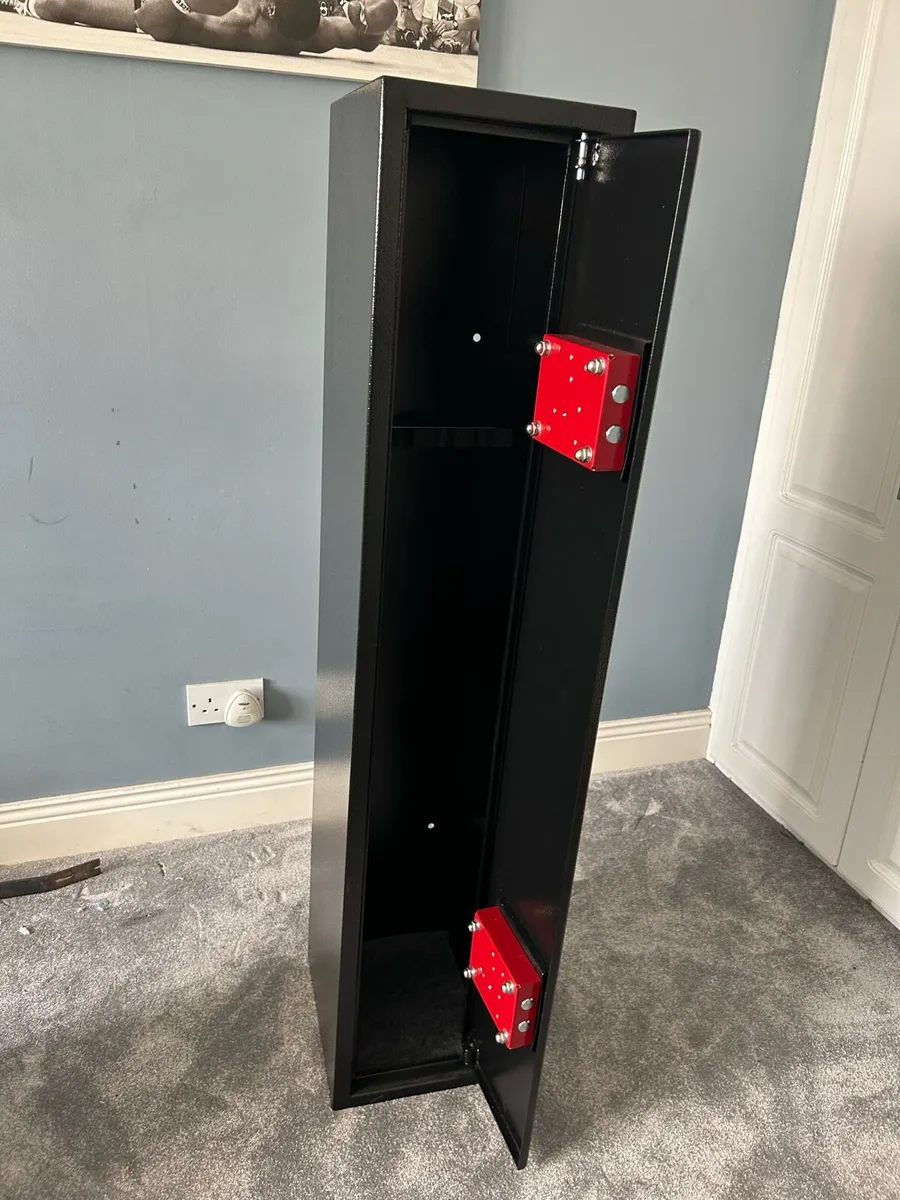 4 gun safe (never used) - Image 4