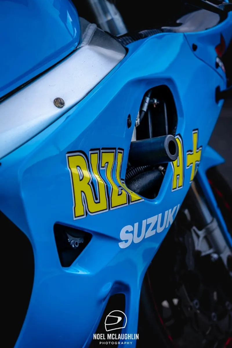 Suzuki GSX-R 600 GSXR (K1) – Iconic Rizla Edition - Image 4
