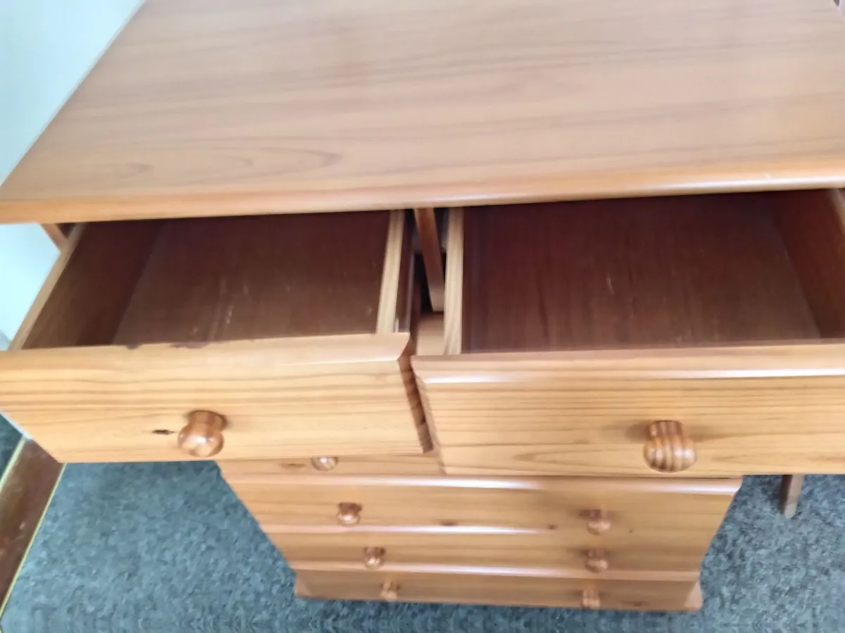 Pine chest of drawers - Image 2