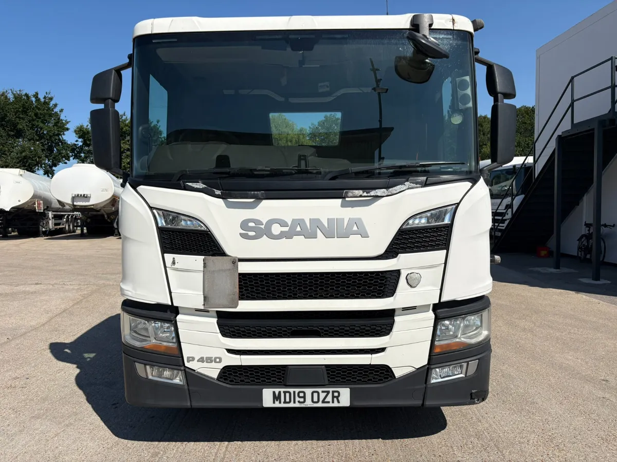 SCANIA P450 6X2 UNIT - Image 3
