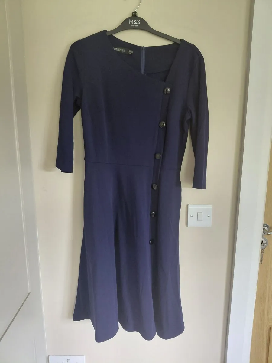 Collection of day & evening dresses - Image 3