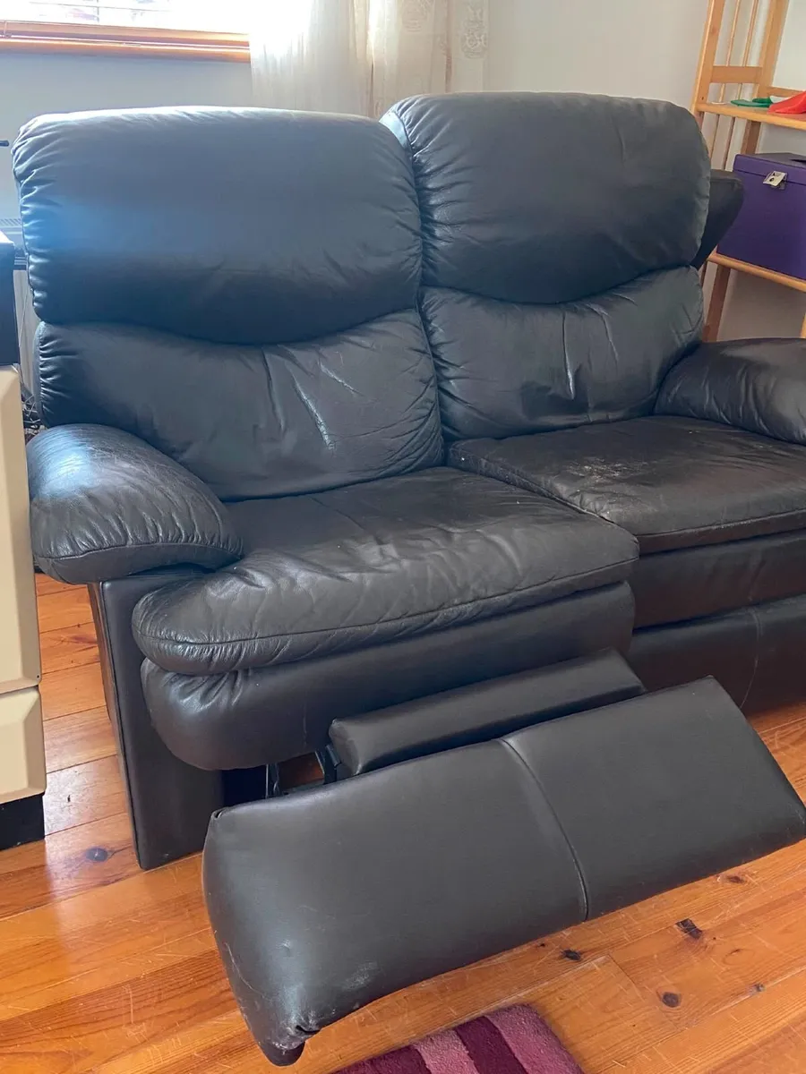 2 seater leather recliner - Image 2