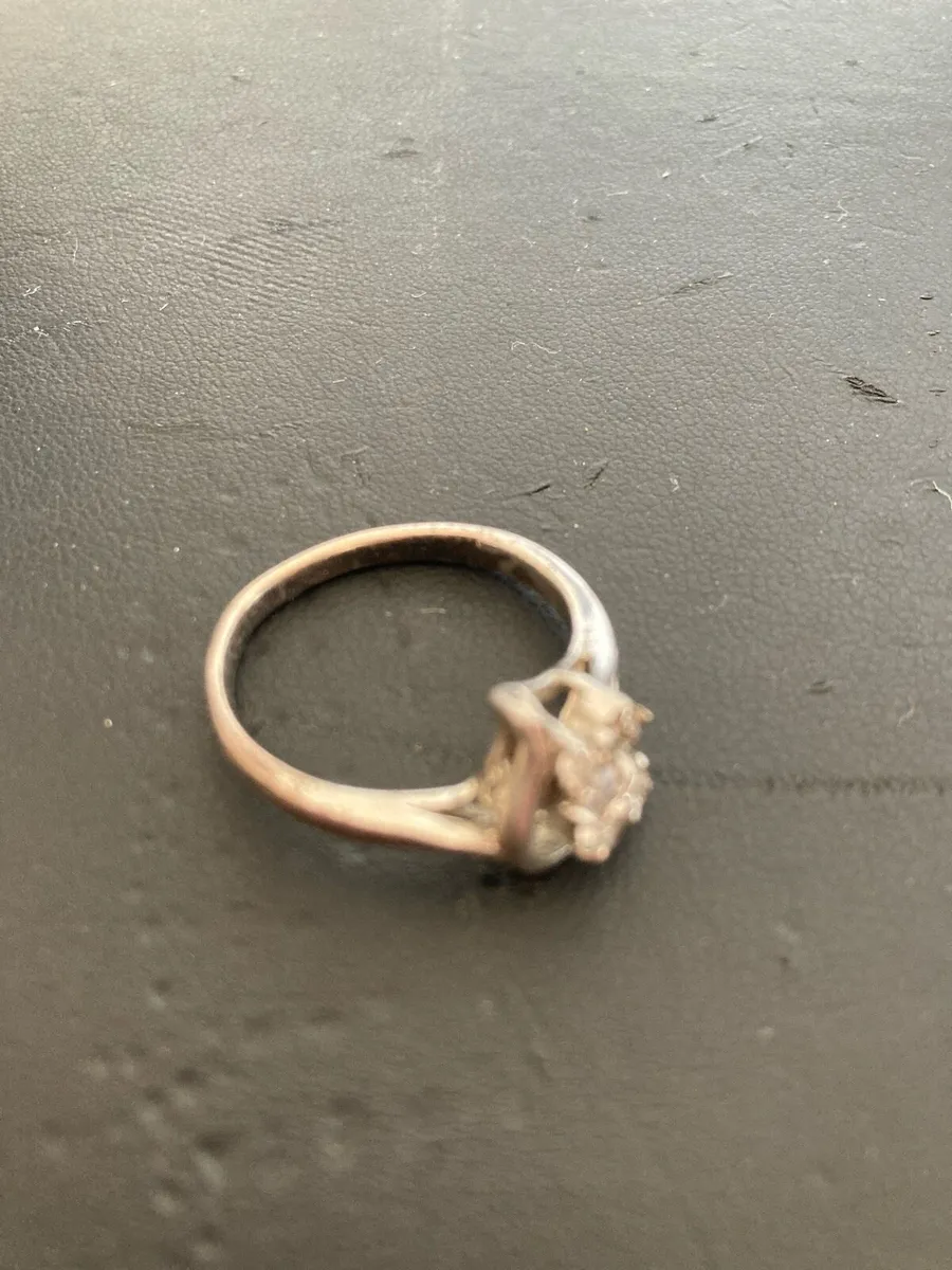 Sterling Silver ring with crystals sas size w - Image 3