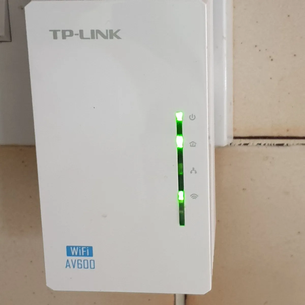 Tp link wifi extender AV600 powerline - Image 4