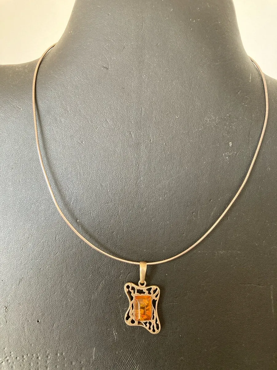 Sterling Silver & amber pendant & chain - Image 1