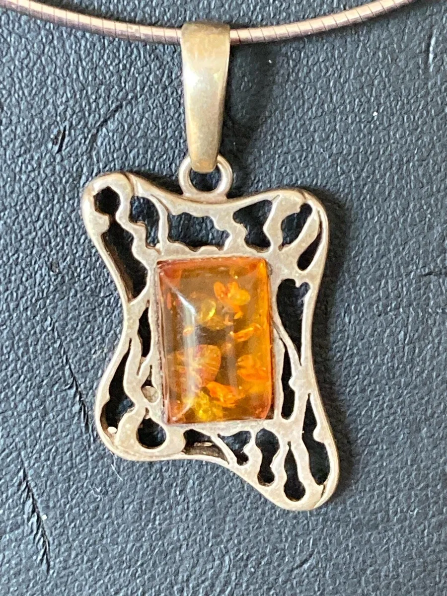 Sterling Silver & amber pendant & chain - Image 3