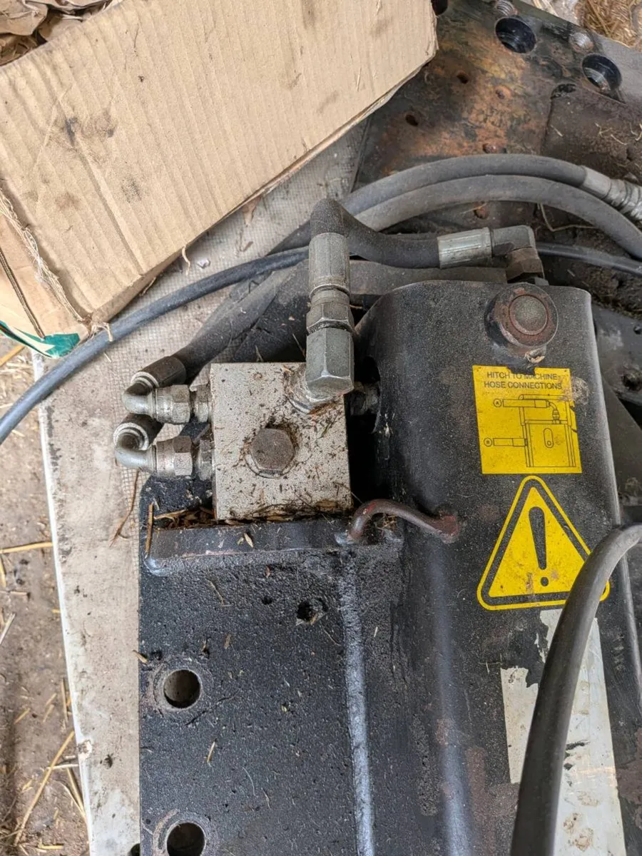 Merlo telehandler  pickup hitch - Image 2