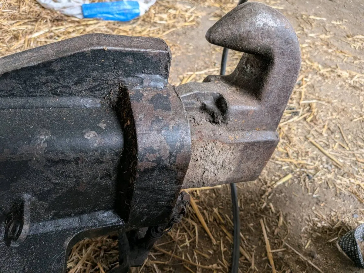 Merlo telehandler  pickup hitch - Image 3