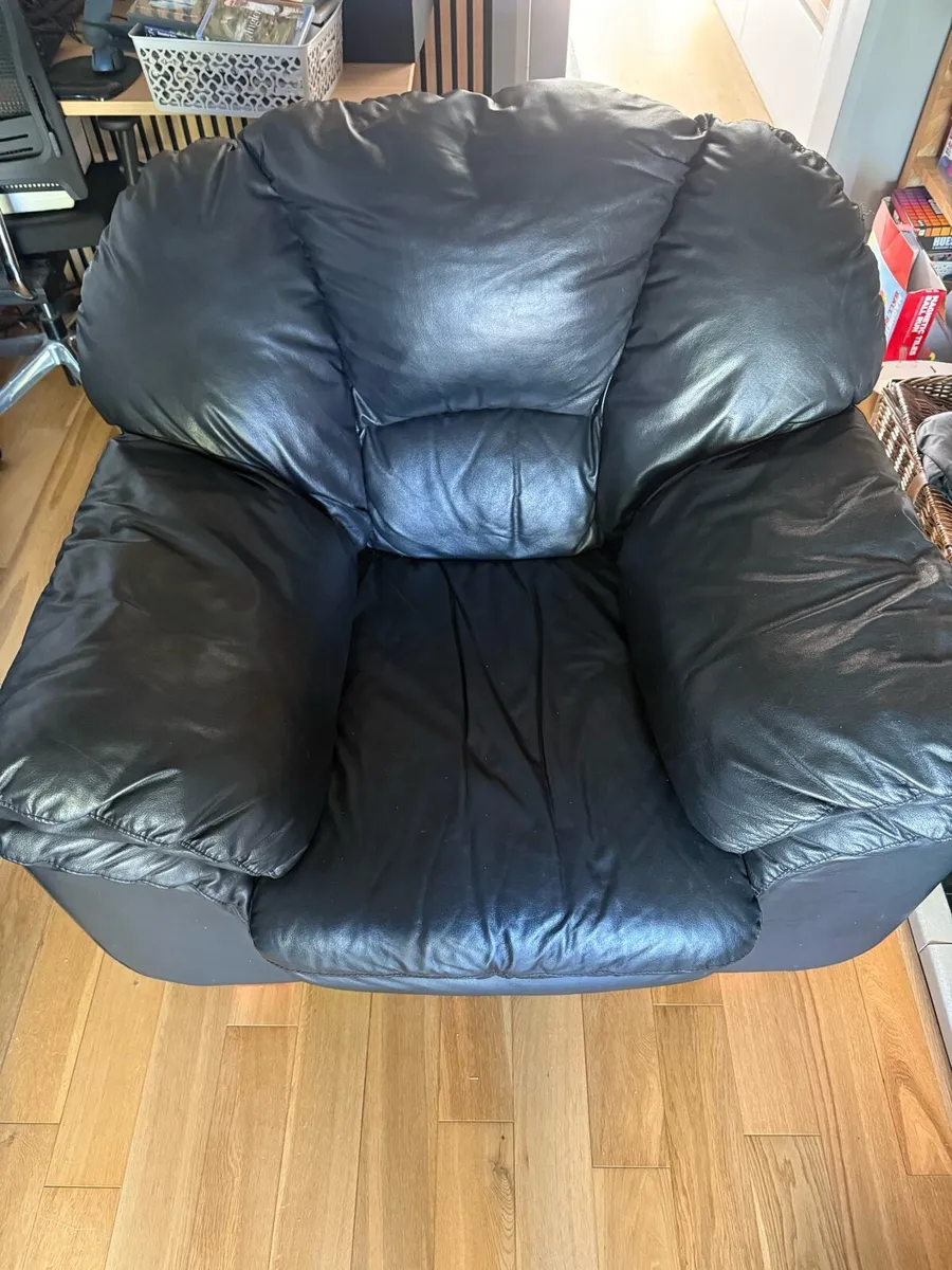 Leather single chair sofa - Image 1