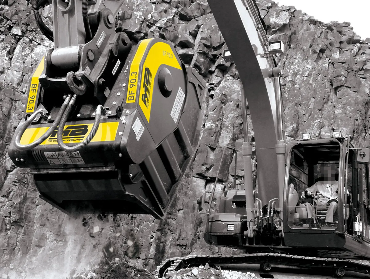 Crushing bucket MB BF90.3 S4 - Image 1