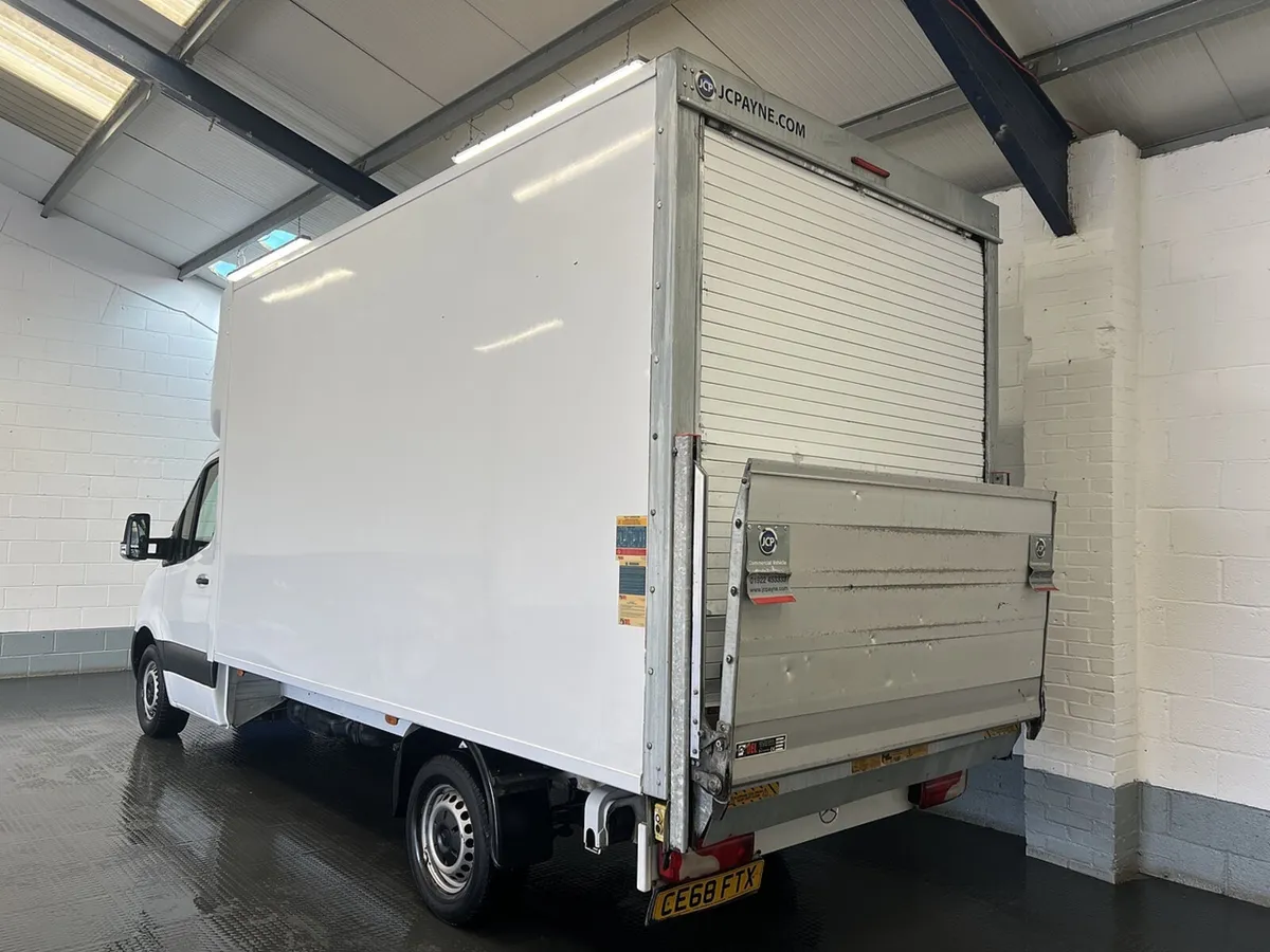 2018 Mercedes-Benz Sprinter Luton Box Van - Image 4